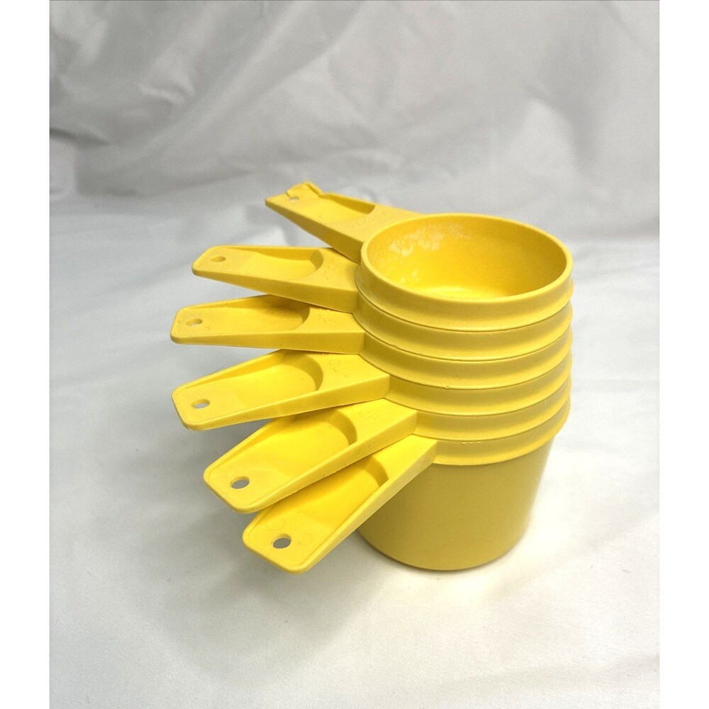Tupperware Yellow Measuring Cups Set of 6 Nesting Stackable 1 c to 1/4 c Vintage